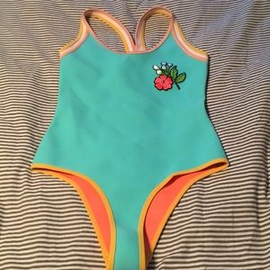 Women Triangl one piece swim suit sz L